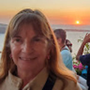 Meet your Posher, Adrienne